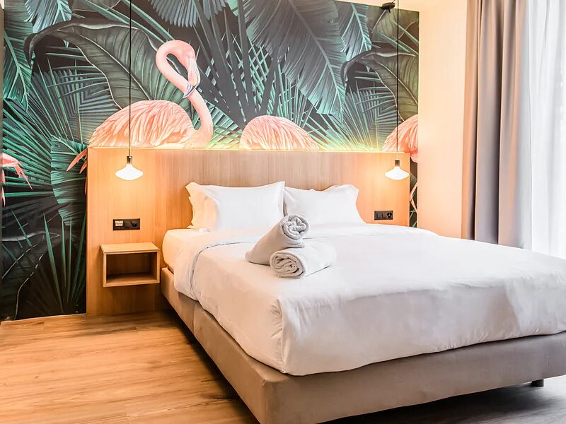 Chambre au design soigné de l'AFTERWORK Hotel